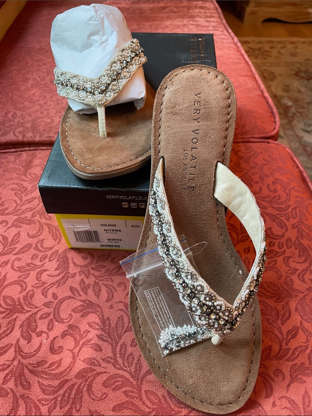 Women’s New beaded sandals Very VOLATILE Los Angeles size 9 NWB